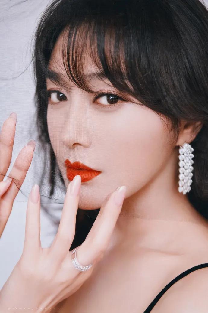 秦岚一滴泪，天上一颗星