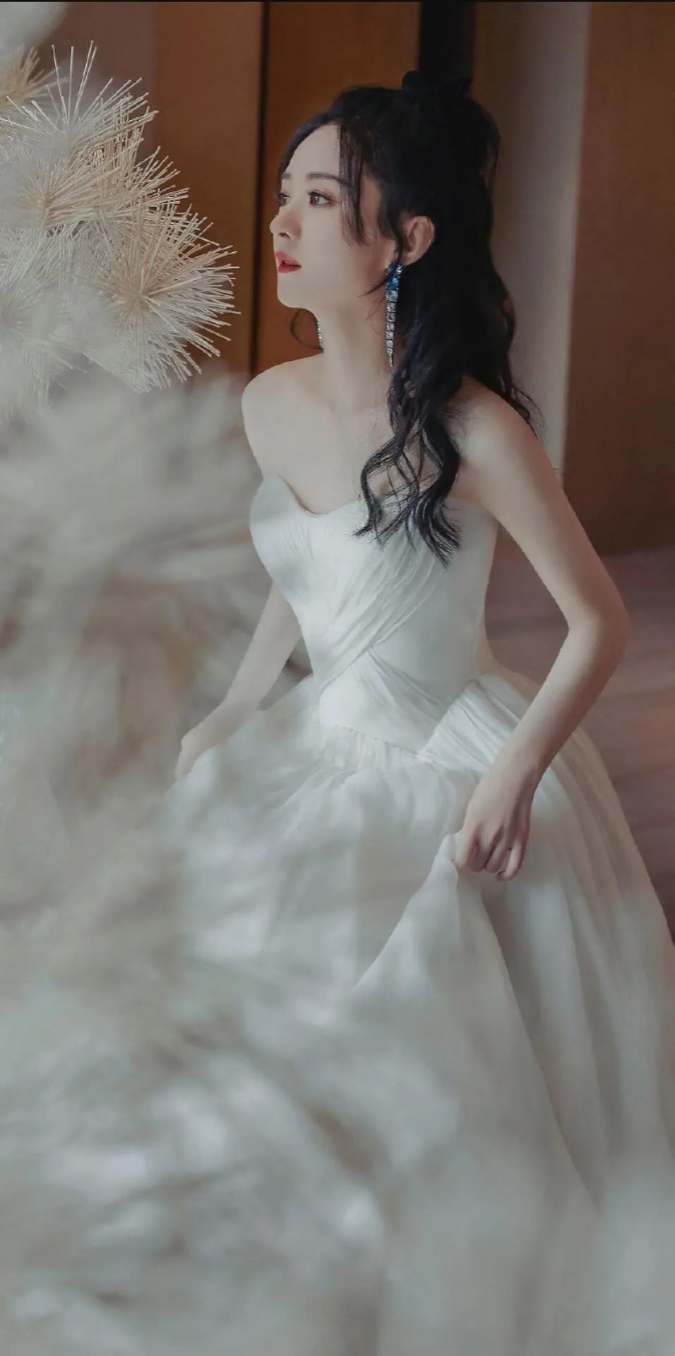 赵丽颖竖屏壁纸：颖火虫们，赵丽颖值得你一直爱吗？