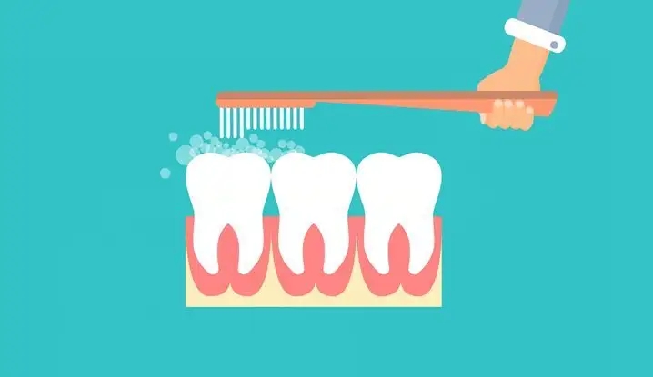 留意口腔健康，做好口腔清洁，拒绝牙结石牙菌斑
