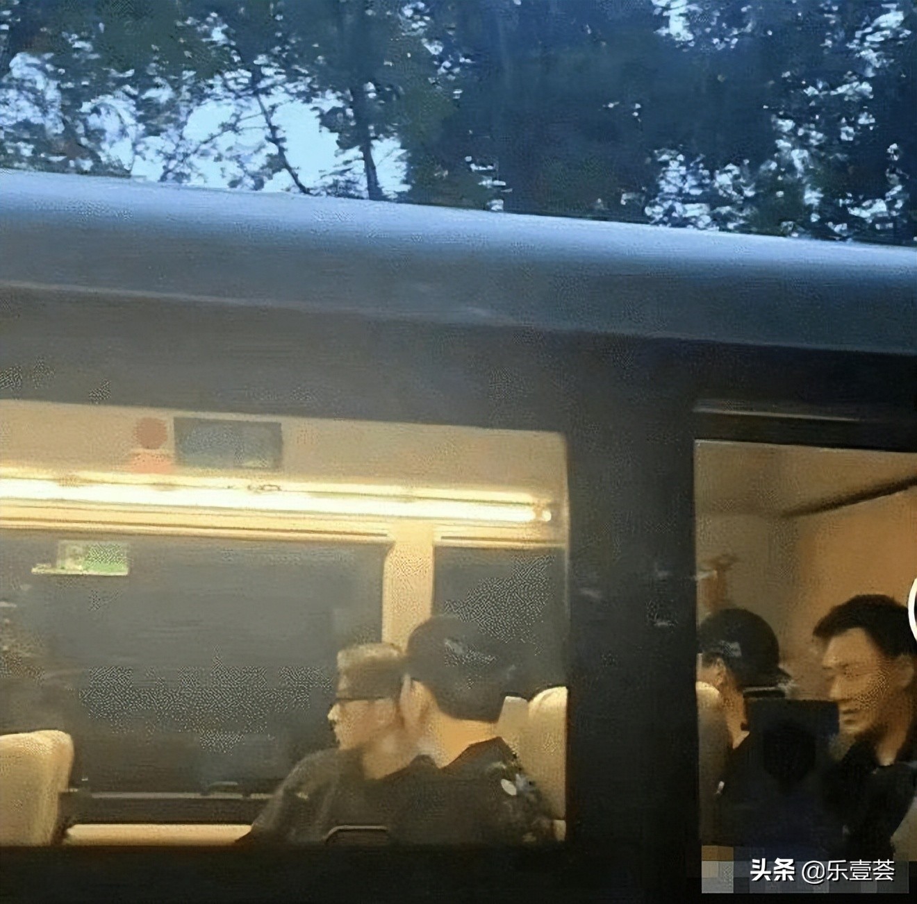 《披荆斩棘》录制现场路透曝光！最终邀请名单曝光？新老哥哥搭档