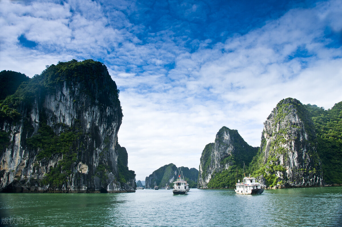 漂亮的大海高清图片大全。海边唯美风景。蓝天大海风光，美丽治愈