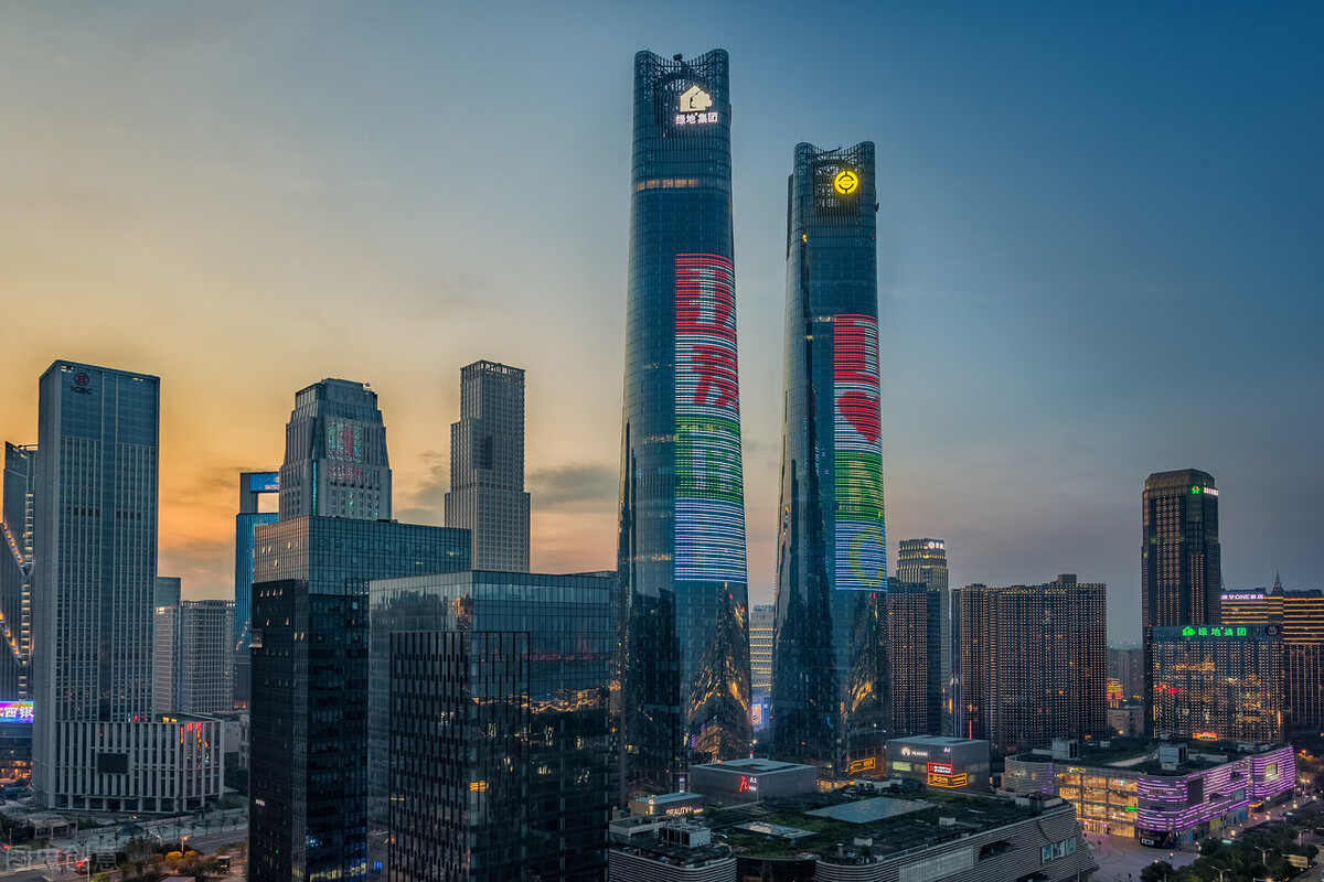 按现在的速度发展，五年后江西经济能否追上安徽？