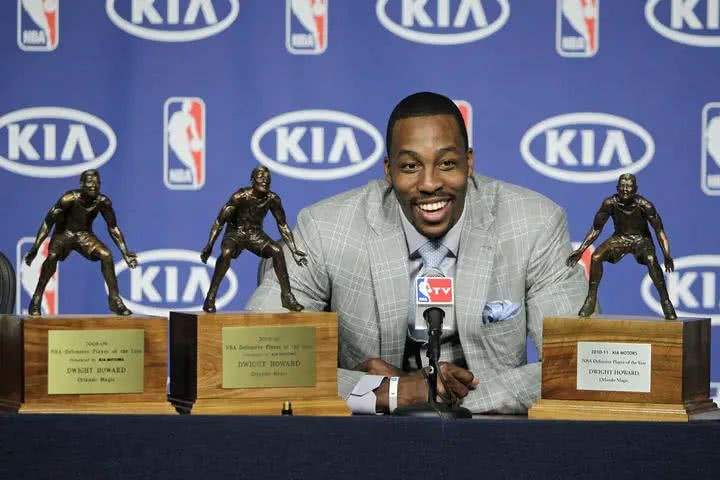 利拉德為什么不入選nba（意難平！利拉德僅1個一陣就入選75大巨星，為什么魔獸5一陣卻無緣）