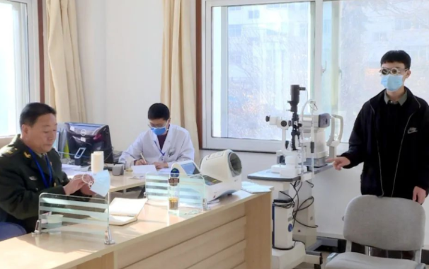 多地春季征兵已进入体检阶段，一大学生应征被刷，理由叫人尴尬