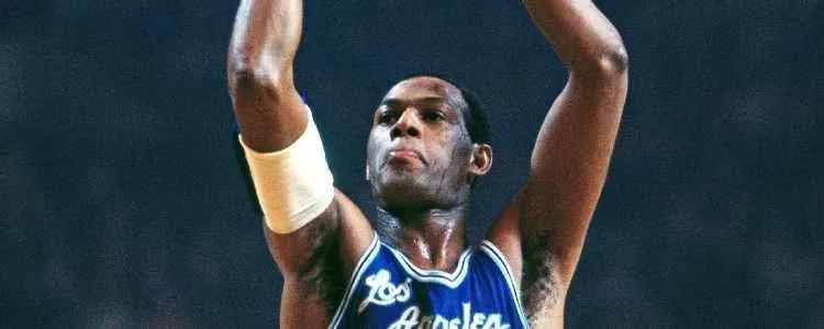 nba都有哪些传奇人物(NBA75周年：76位篮球传奇人物排名)