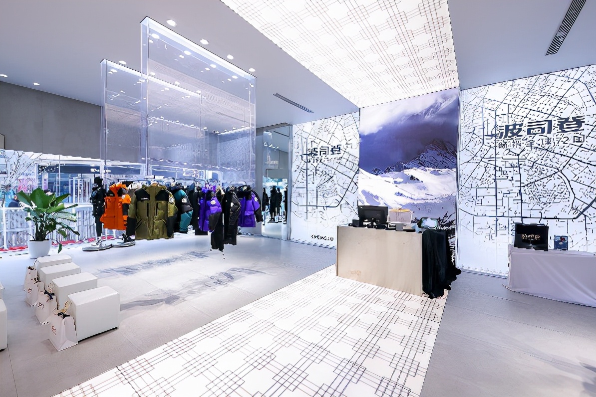 波司登限时快闪店登陆成都万象城 展示全球领先风采