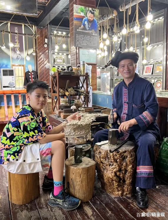 蔡国庆：儿子真争气，期末考试喜提“三好学生”和“全科免考证”