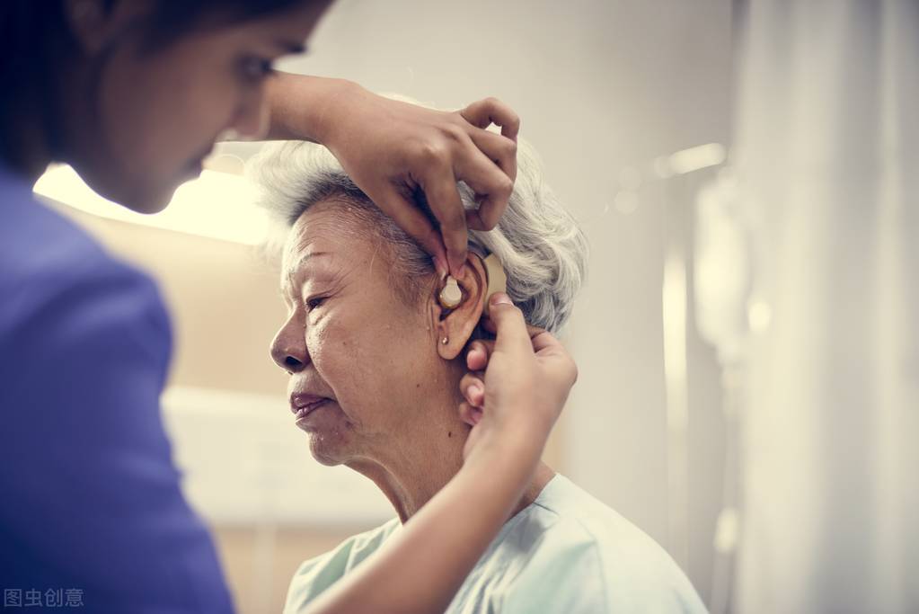 父母患老年性耳聋危害大，子女应警惕