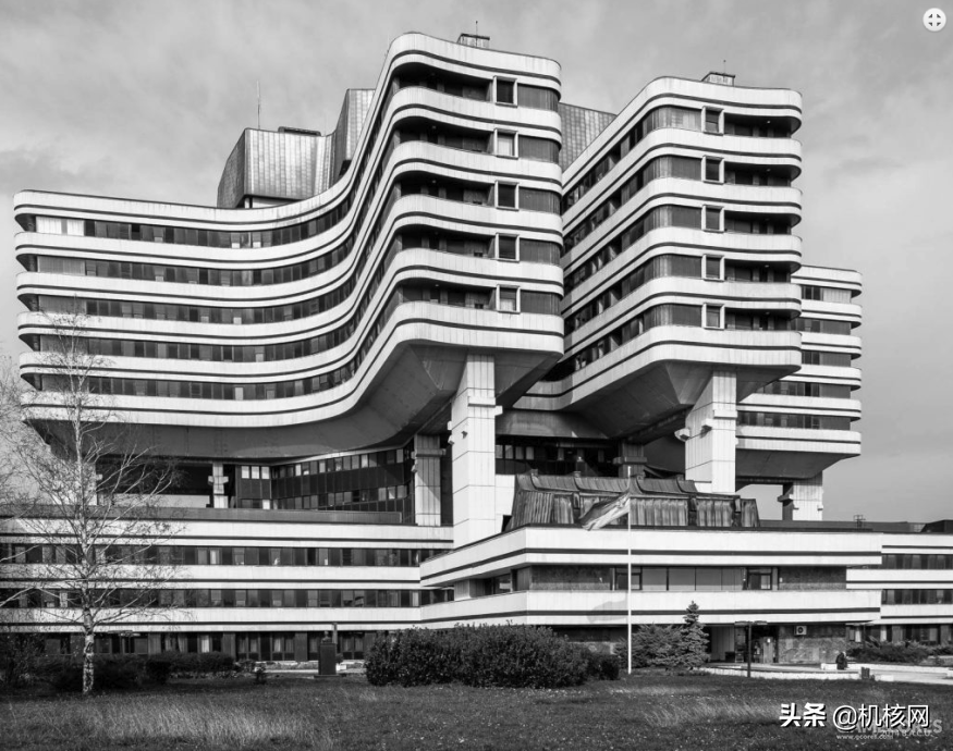 巴尔干土地上的无声呐喊 | Spomenik纪念碑考