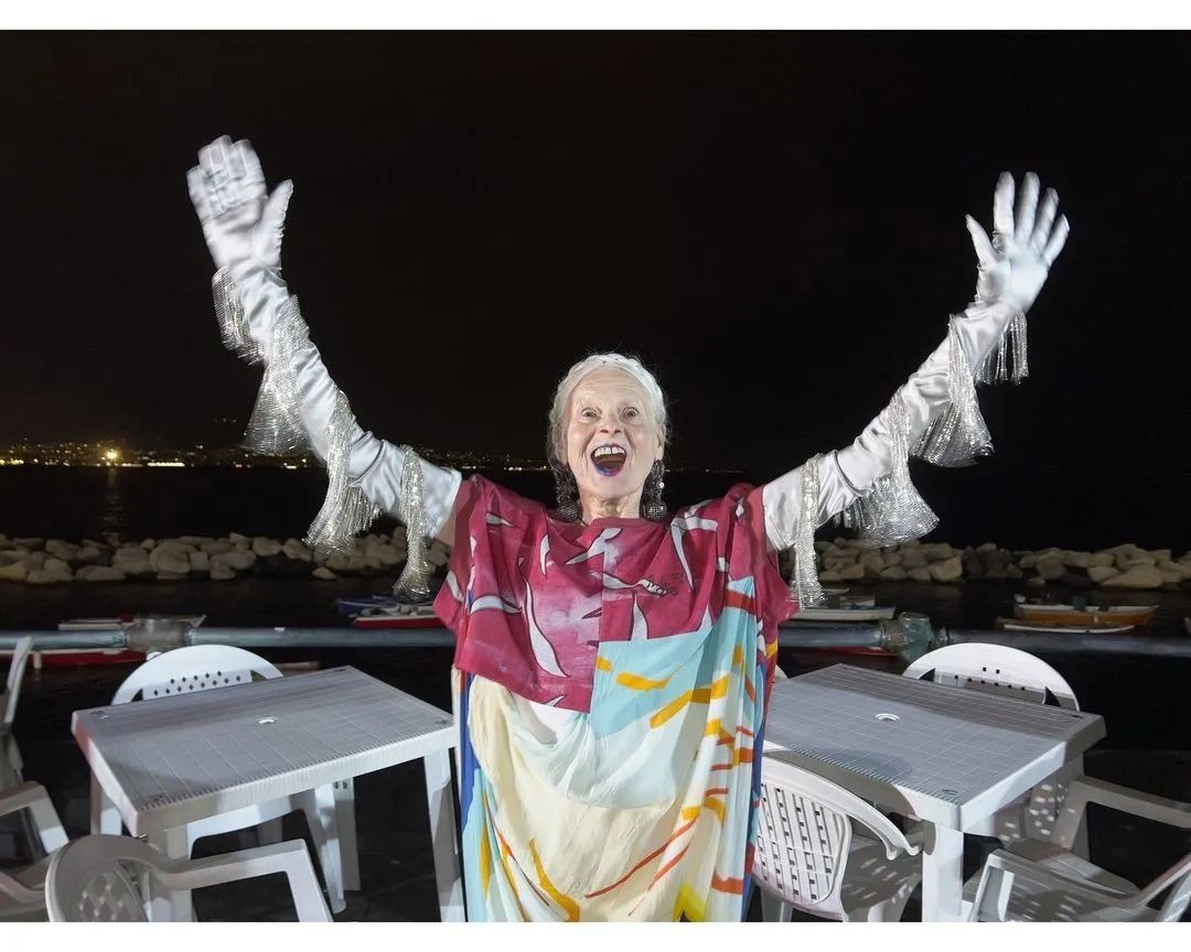 81岁的西太后薇薇安：时尚了一辈子，52岁时嫁小25岁鲜肉恩爱29年