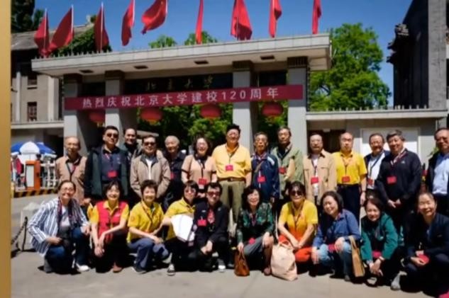 1977年第一届高考女状元，语文差一分满分，她的人生是怎么样的？