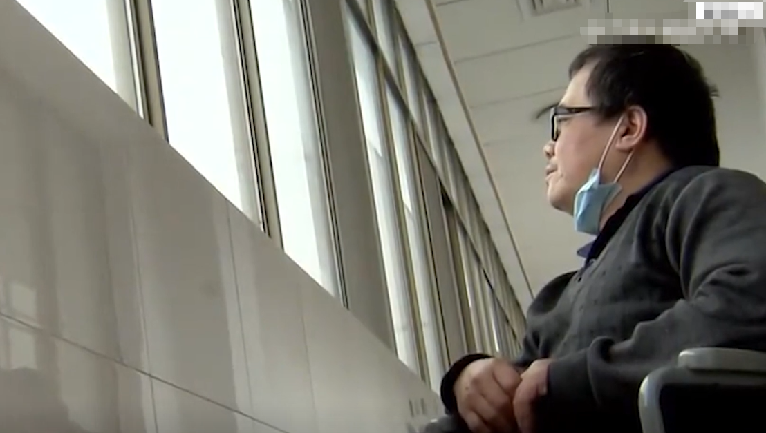 2017年女孩生命仅剩几小时，父亲含泪请求母亲相见，母亲：没必要