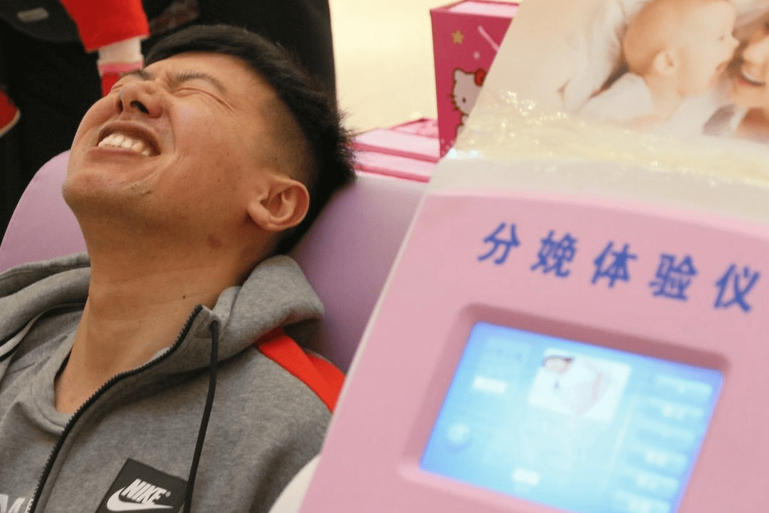男童被母亲男友折磨,男孩被妈妈