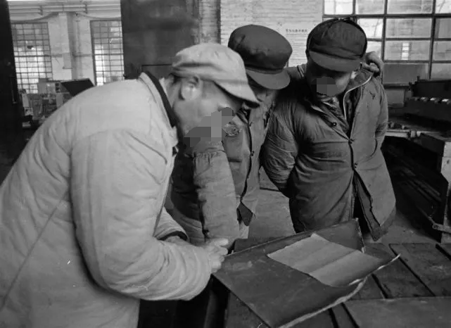 1992年，男子获死刑后痴迷读书，写出182页文稿，被最高法改判