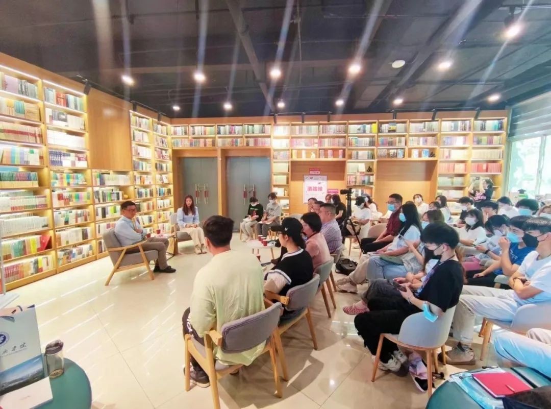 短短两个月，工程院院士、世界冠军、名企董事长，接连“空降”湖北这所大学！