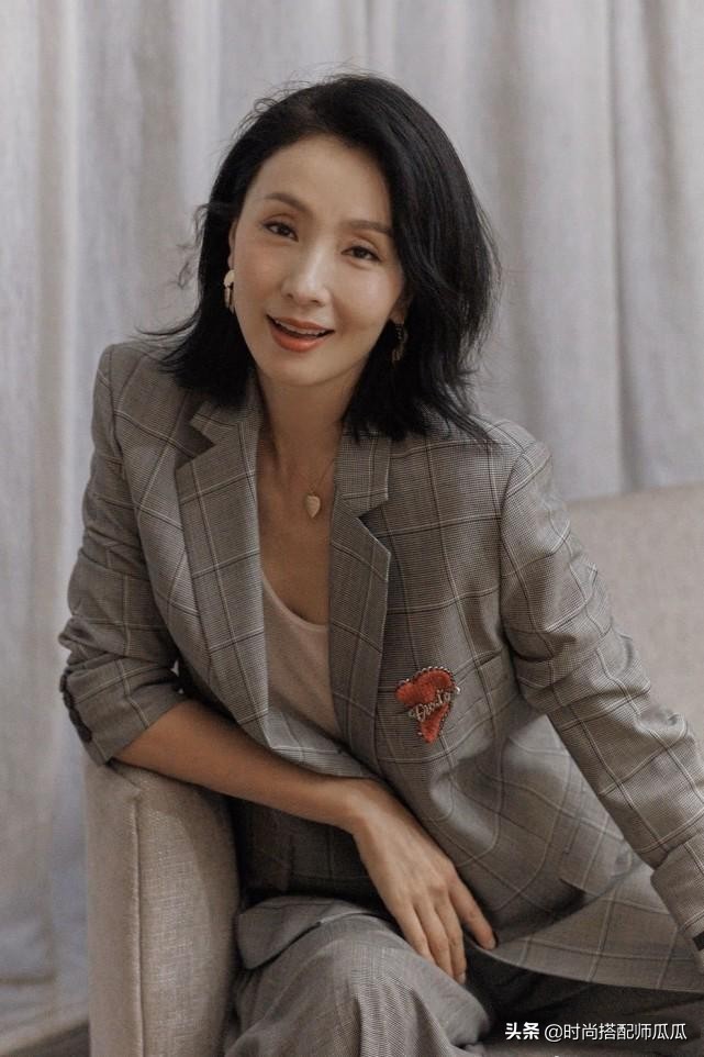 齐肩碎发发型图片女(女人过了55岁就别留长发了) - 赤虎壹号