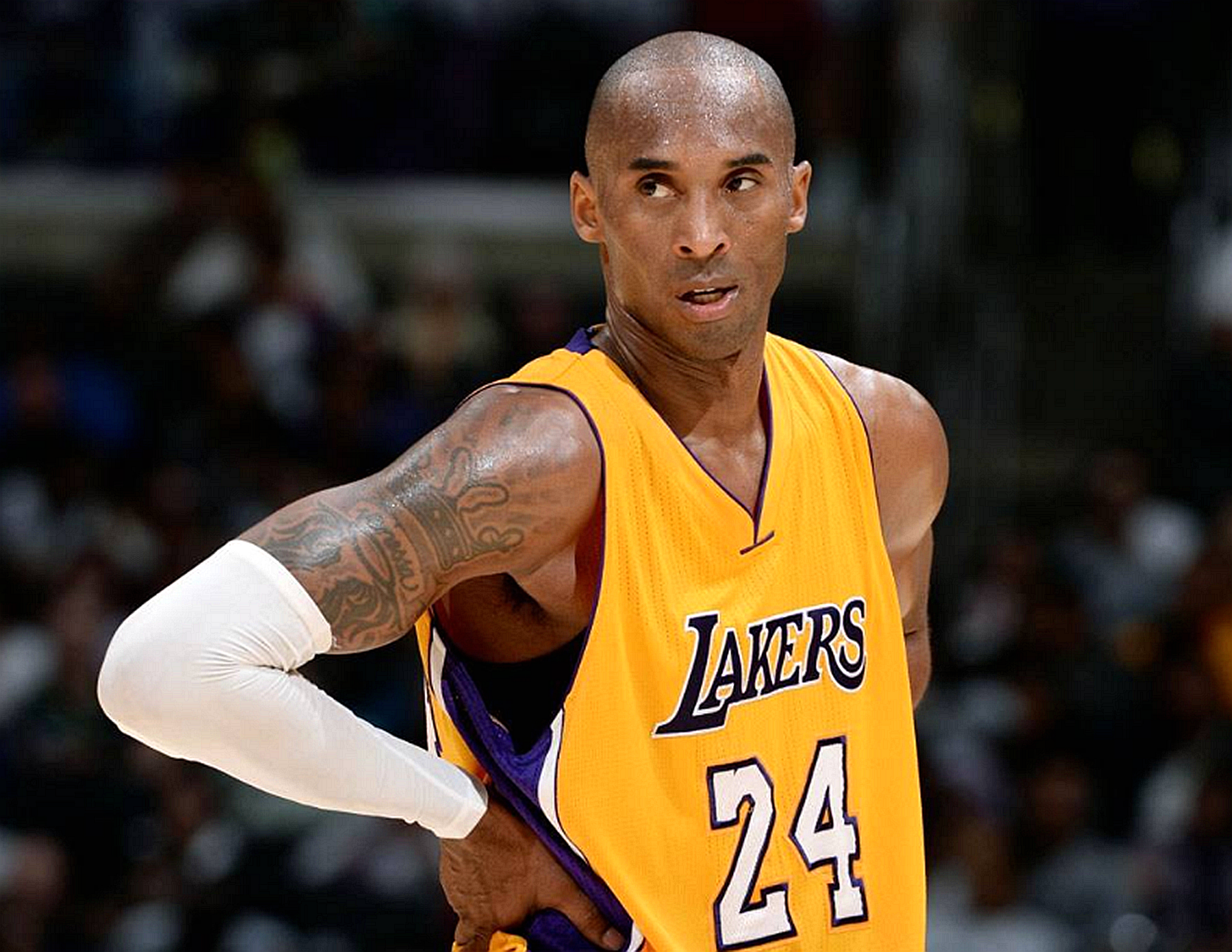 历史最强首发五虎(欧文评nba历史最强首发五虎,詹皇kd落选,球迷:这