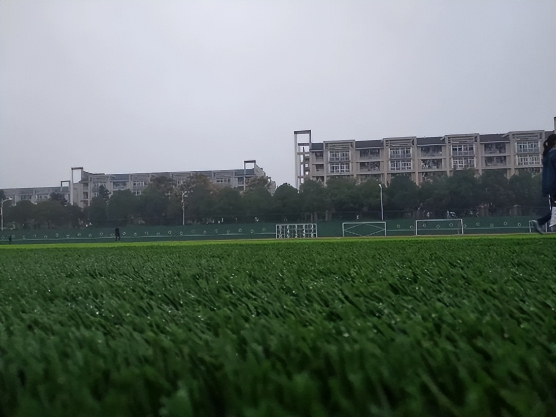 湖北超强学霸团：9人考上研究生，多人入职名企，年薪达20万