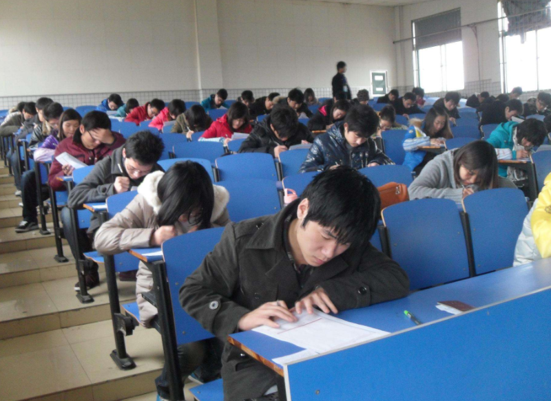 考研学生辛苦备战，复核后成绩直降30分，上师大给出的理由难服众