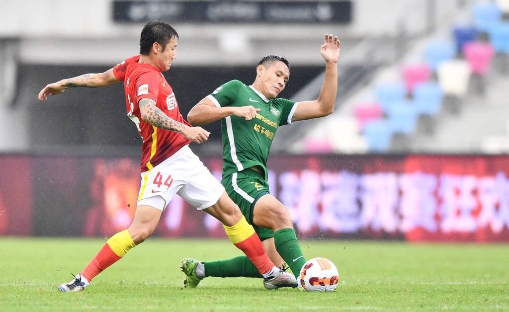 2019賽中超聯賽最終排名如何？（中超最新積分榜！武漢三鎮獲勝繼續領跑，梅州客家逆轉河南隊）