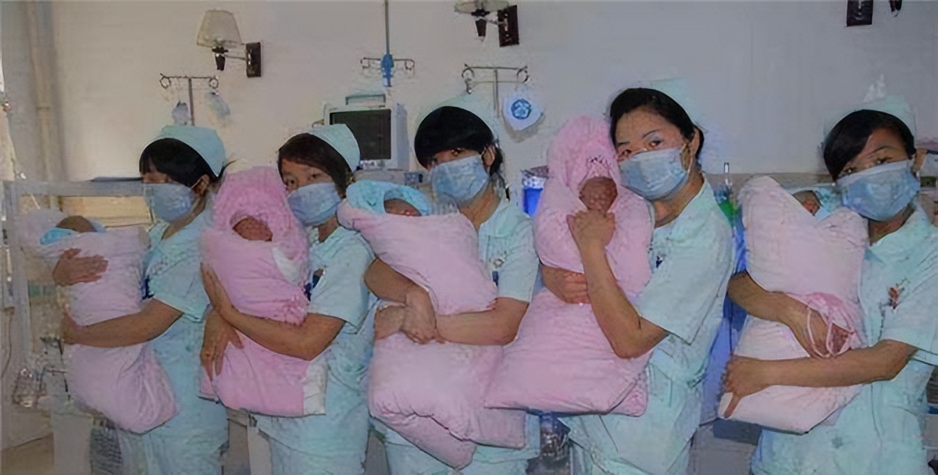2011年广州孕妇生下5胞胎，最大的1.8斤，最小的仅巴掌大，后来呢