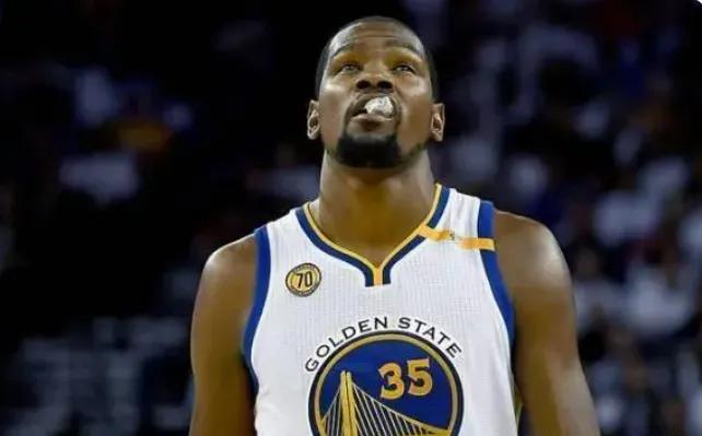 nba为什么会咬牙套（盘点NBA球星哪些标志性动作以及小怪癖，纳什喜欢摸鞋底再舔手指）