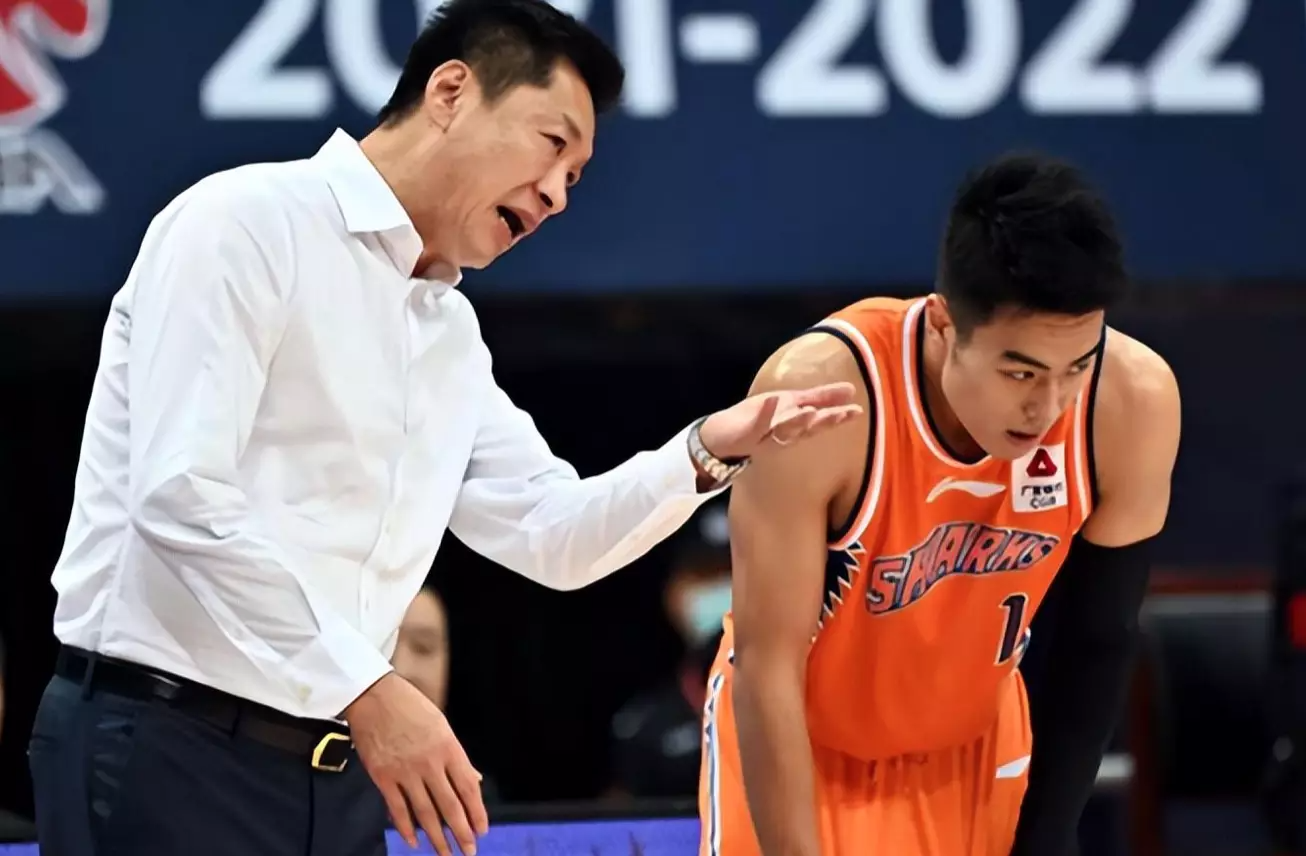 李添荣为什么没上cba（撞上新秀墙，李添荣状态大幅下滑有原因，第二阶段或有望迎来复苏）