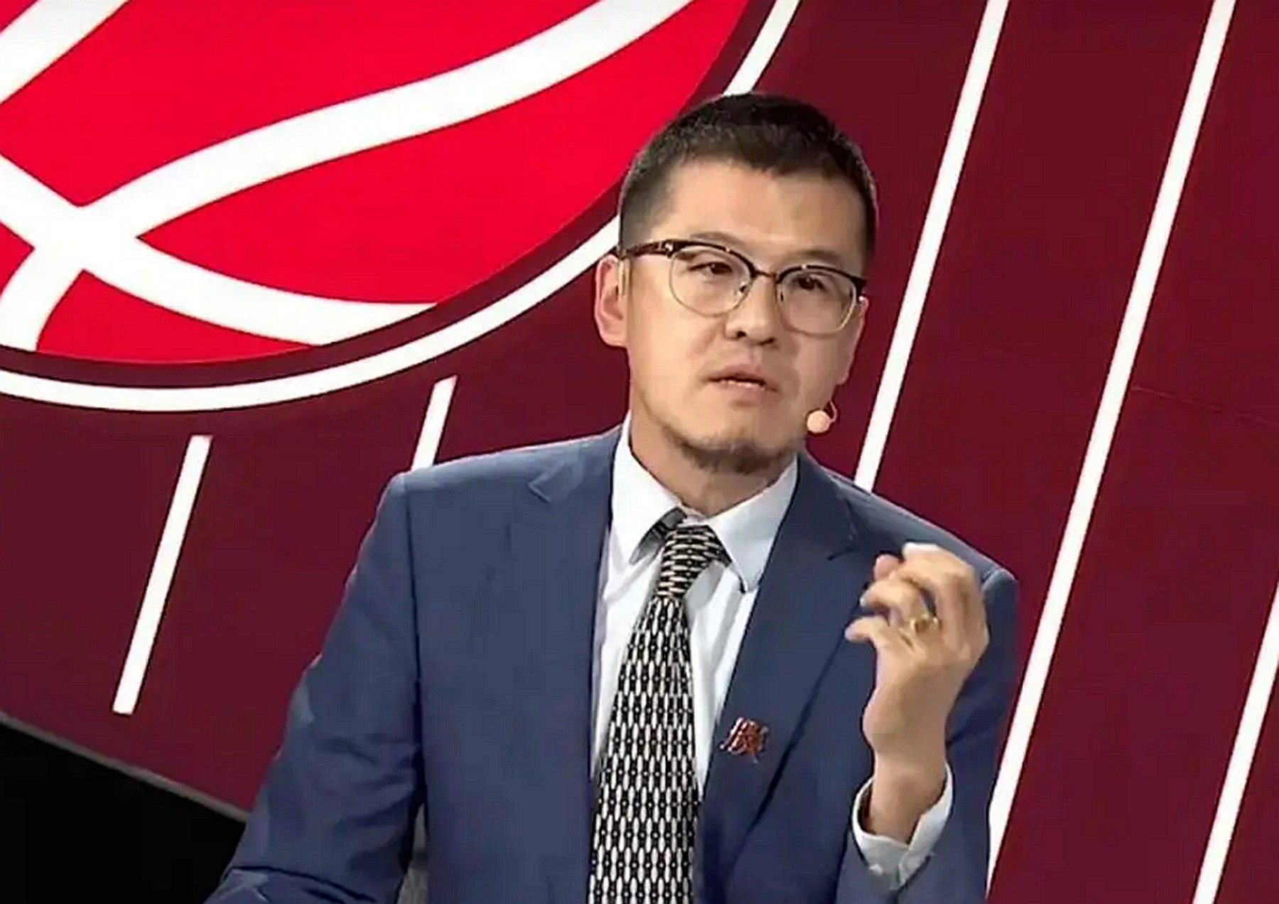 为什么我可以去nba而你不行（杨毅：大郅跟我说过，若99年就能去NBA，成绩不比诺维茨基差）