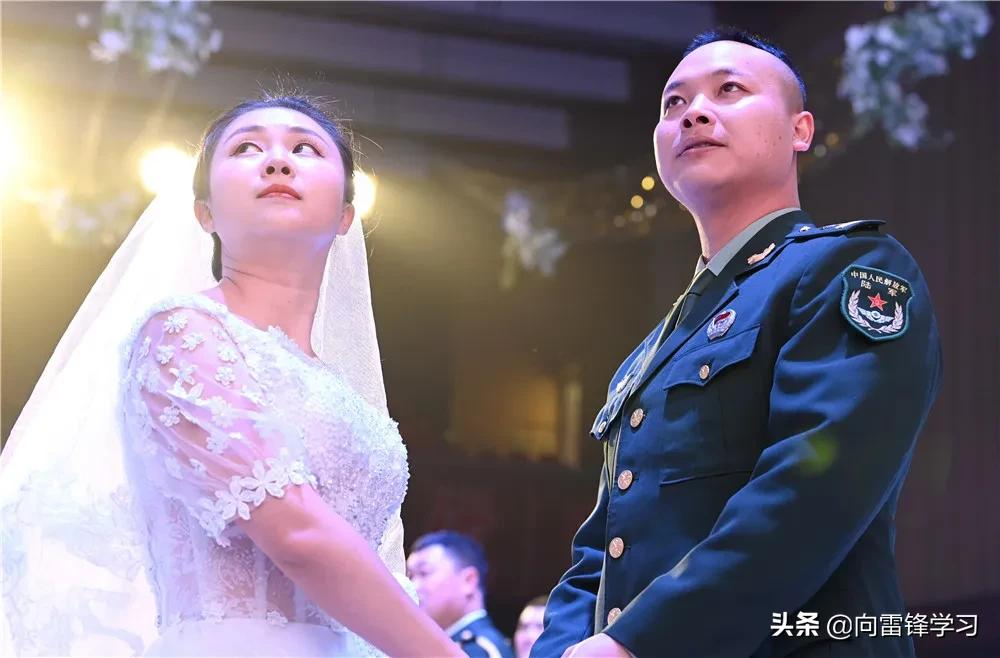 婚纱配军装，她们踏雪而来，美丽不冻人！