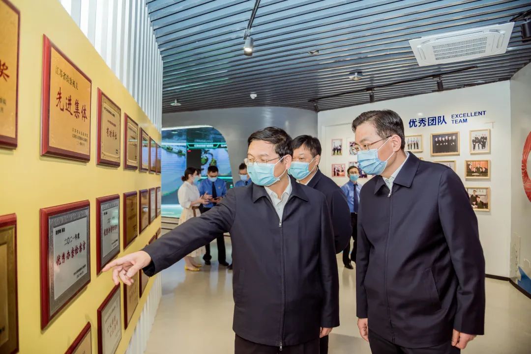 朱良平、崔荣国视察高新区知识产权检察保护服务中心暨企业法律风险防控教育基地