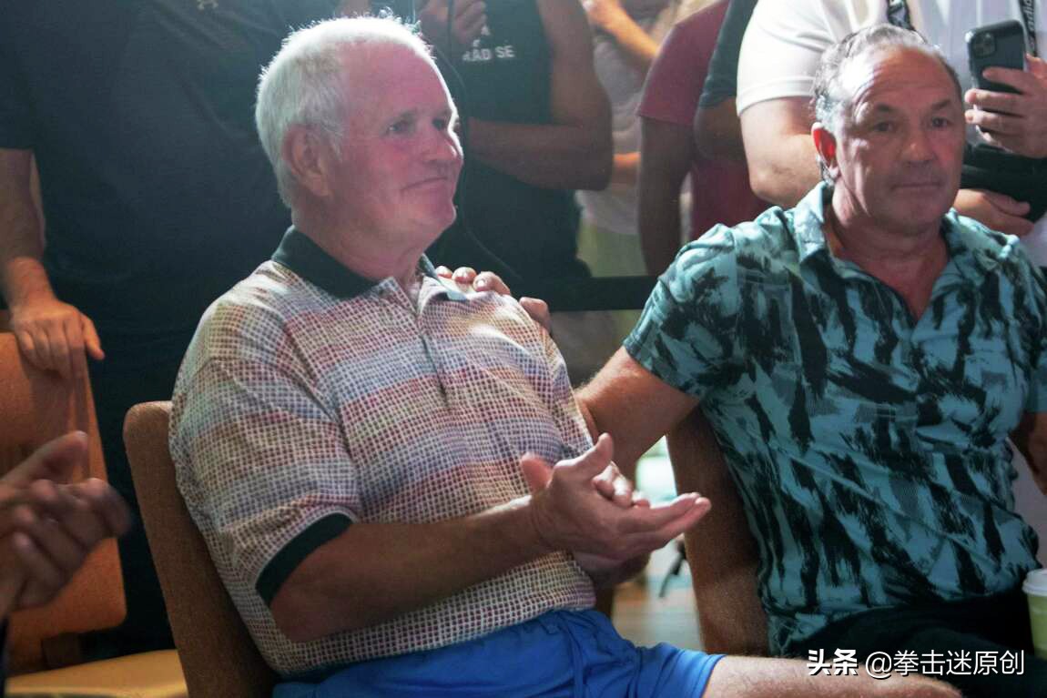拳王泰森復出第一場比賽（56歲拳王泰森重回第一場職業比賽的地方，表現謙虛有禮）