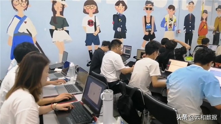 郑州Web前端培训哪家好？学完工资能有多少钱？