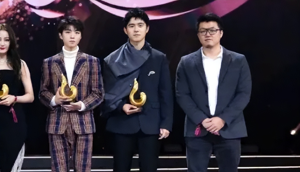 明明有1米8的大高个，但看起来很“矮”的12位男星，个个让人意外