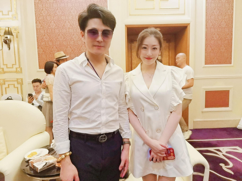 影星张世玉出席黄一飞生日宴