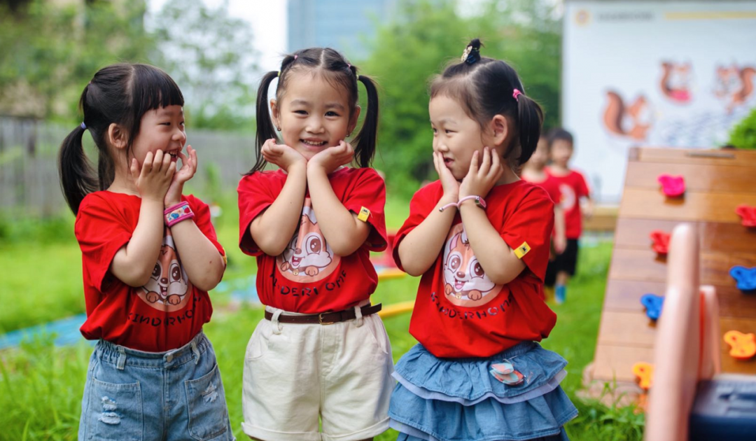 孩子不认错还打人，4岁女儿的回答，让我反思很久