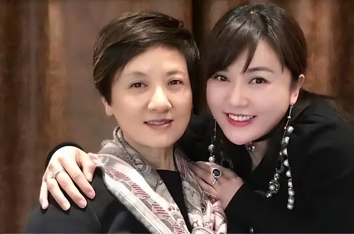 演员刘淼,曾是最美小桃红,却低调退圈做辣妈