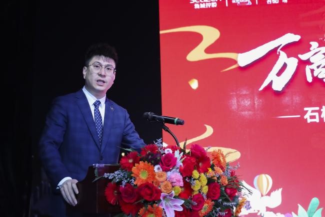 郑西又一网红打卡地诞生，郑州荥阳吾悦广场样板段惊艳亮相