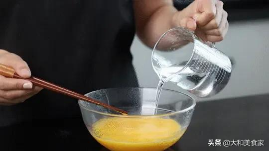 超级好吃的剁椒鸡蛋 做法简单光是看着就觉得好下饭