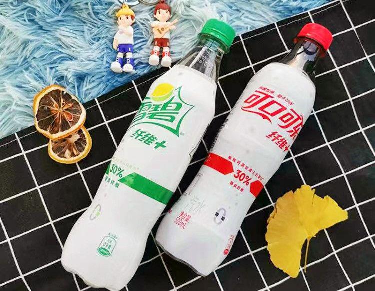 夏天的快乐少不了可乐和雪碧这种"肥宅水",小时候无需担心高糖高脂肪