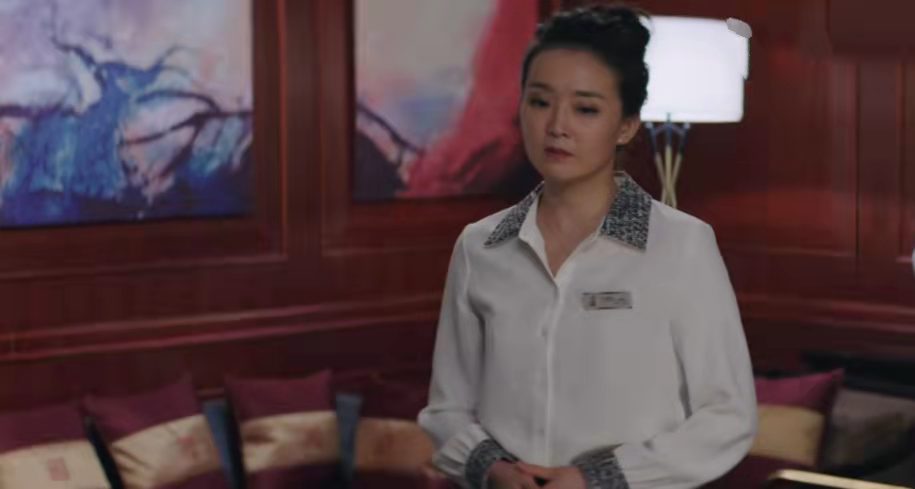 《回廊亭》首播两集，三个细节悬疑感拉满，程成不想认爹是装的？