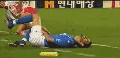 意大利韩国足球事件（红牌、围攻裁判，一哭二闹三上吊，韩国人还真把卡塔尔当本土了）