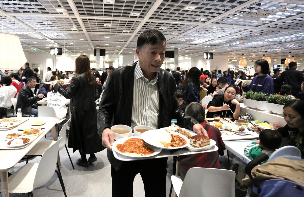 深圳男人开快餐店，利用“一杯可乐”，一年盈利143万
