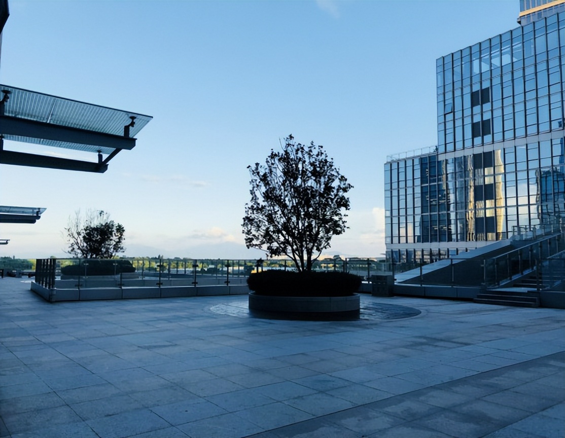 人工智能时代，传统服务业该如何发展？