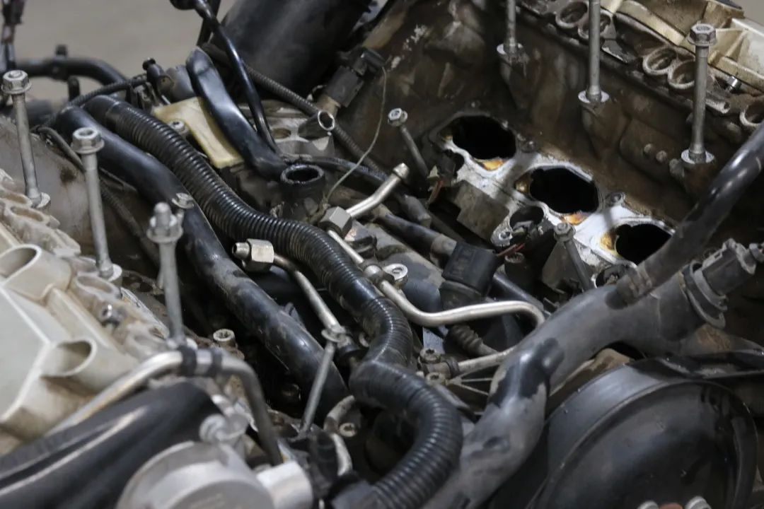 10年"残损破烂"老款奥迪a6,全车拆解大翻新,救活再变准新车