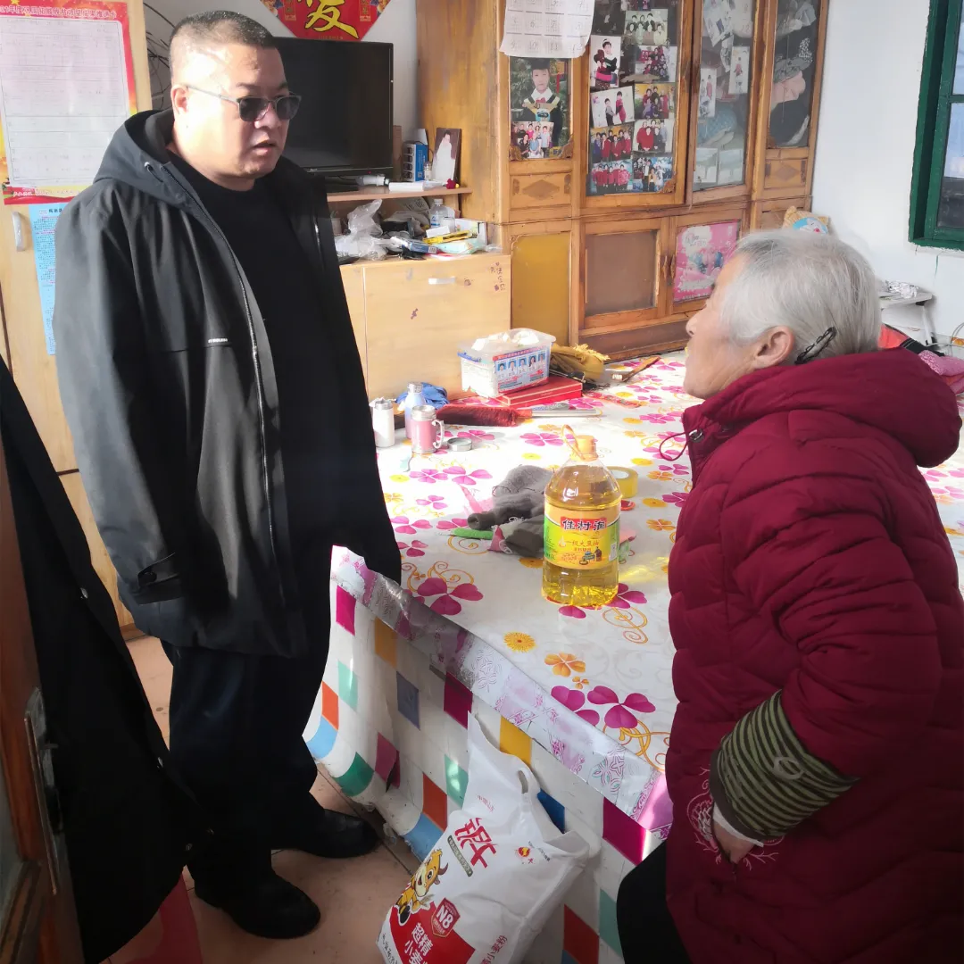 节前送祝福 浓情暖人心——辉南县人民法院走访慰问脱贫户