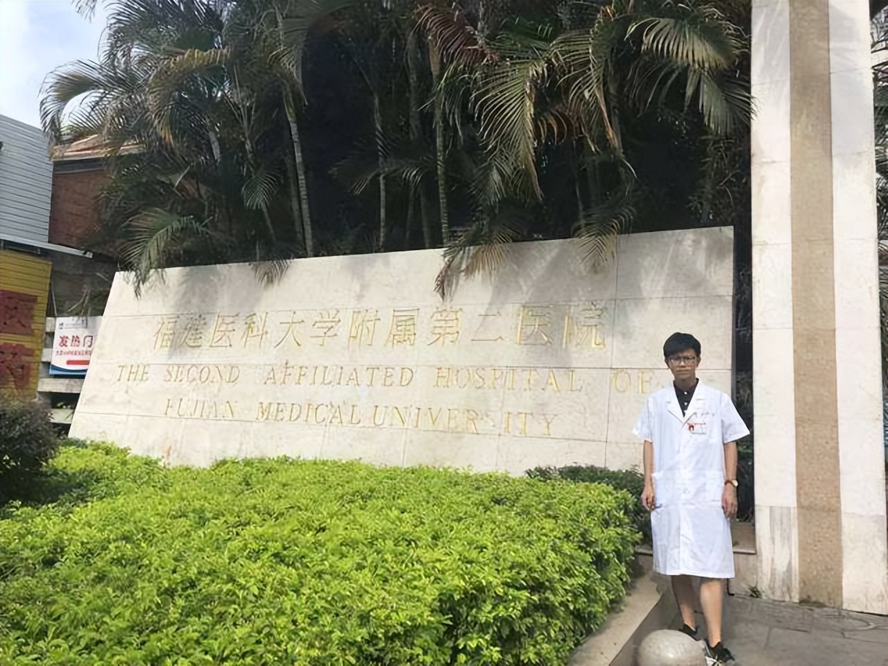 医学生用一个简单的动作，成功劝退高考学子，看完你还想学医吗