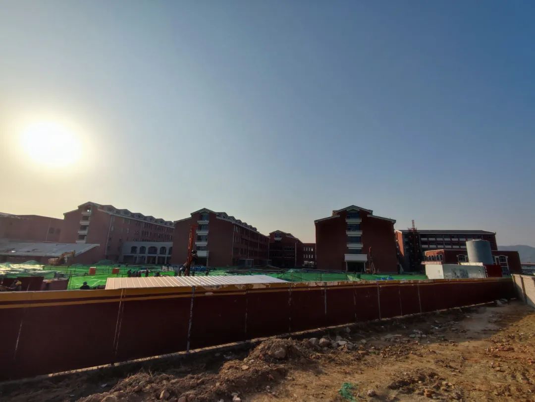 今年9月开学，清华附中昌平学校和首师大育新学校最新消息来了