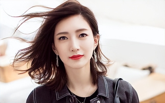 颜值不足脖子凑！这8位女星的天鹅颈太优越，气质一下就出来了