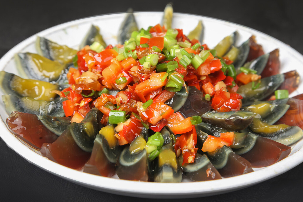 年夜饭必备5道冷菜，荤素都有，做法简单寓意好，全家都说好味道