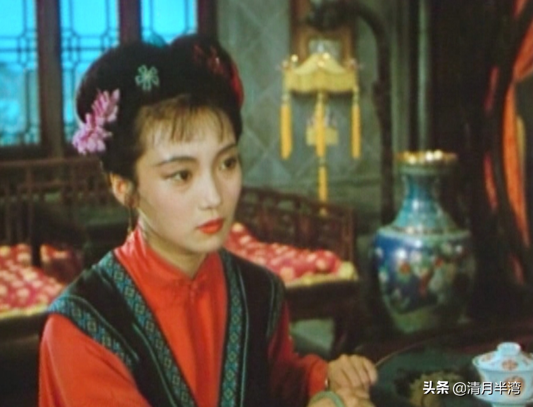 北影版《红楼梦》40位美人集锦，耐看不撞脸，打酱油的都惊鸿一瞥